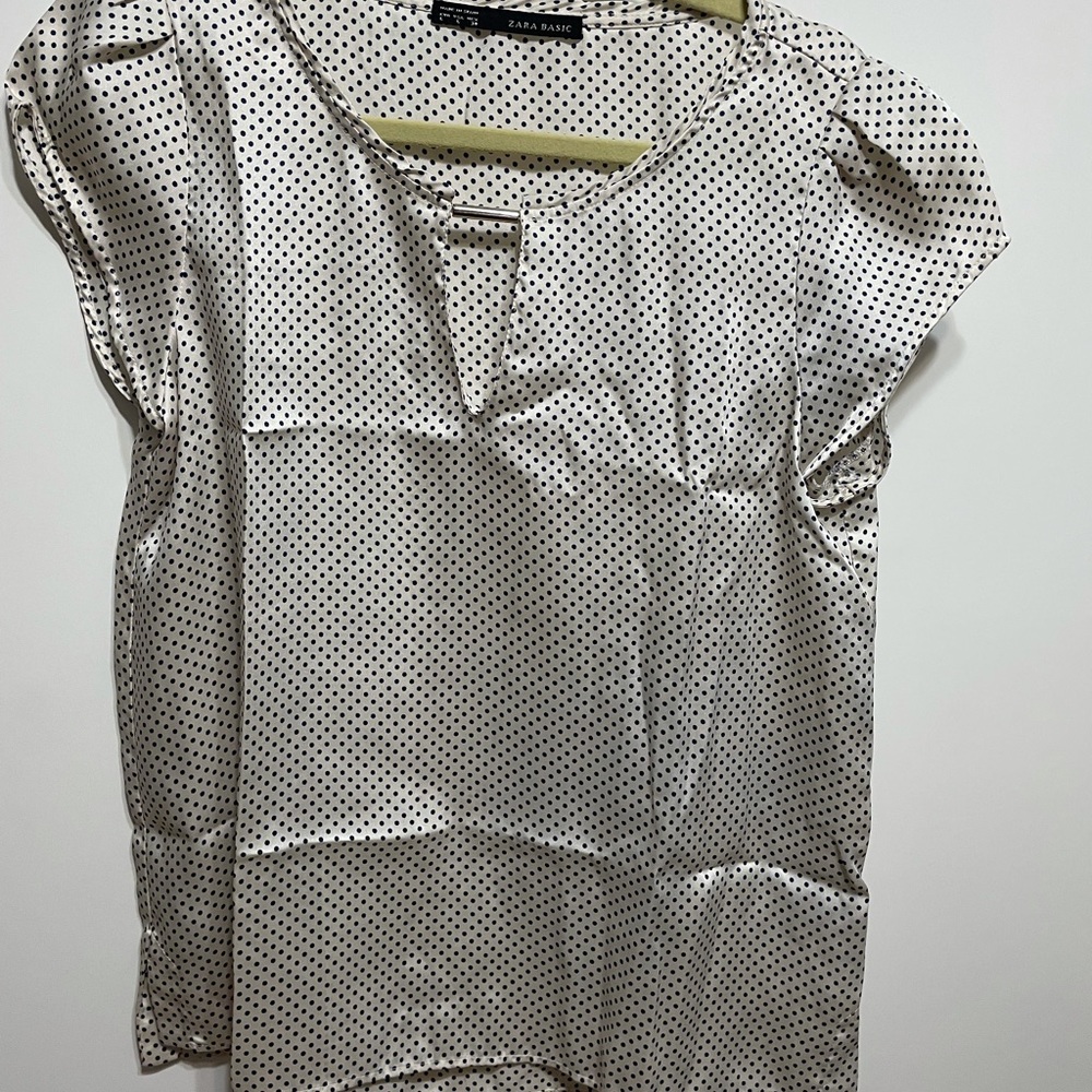 EUC Zara Basic polka dot blouse sleeveless large